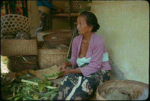 Preparing betel nut