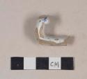 Blue transfer printed pearlware handle sherd with gold overglaze paint