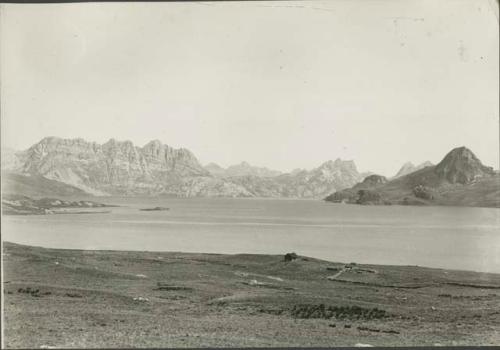 View of Lake Punrun with mountains