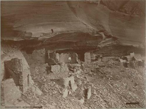 Powell Expeditions, ancient ruins in Canyon de Chelly