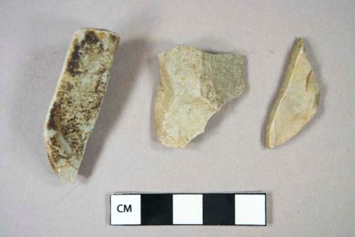 Non-cultural stone fragments
