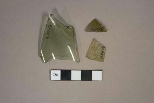 Light olive green glass vessel fragments