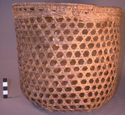 Open weave basket; of flat cut strands of bejuco kaaf