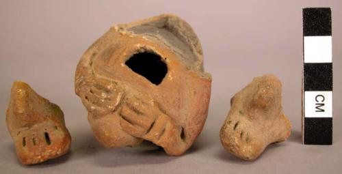 Ceramic figurine, moulded and incised zoomorphic figure