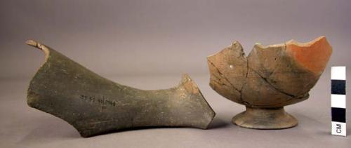 6 fragments of pottery sauceboats; 2 pottery handles