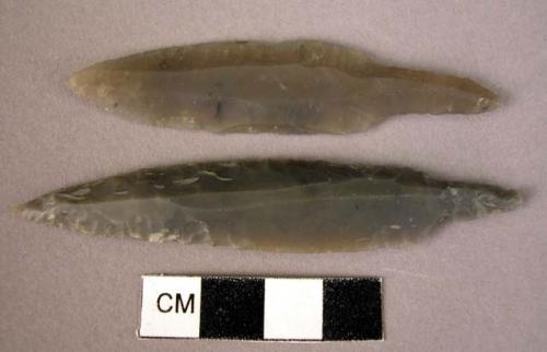 3 stone arrowheads