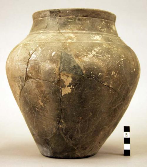 Pottery incinerary urn