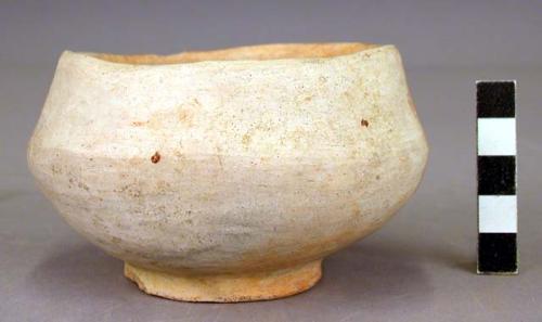 Pottery bowl, ring base, red and white