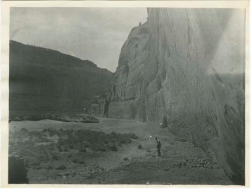 Canyon de Chelly, looking down from Casa Blanca