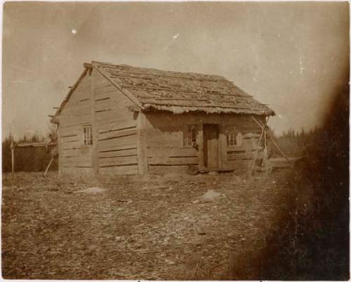 Metis' shanty at Fort Simpson (Liidlii Kue)