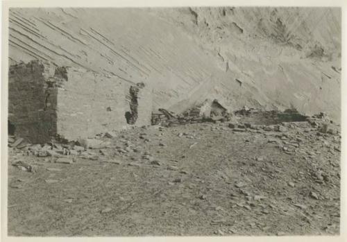 Canyon wall in Tse-on-i-tso-si Canyon