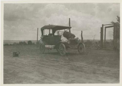 Willoughby and Fuller's car in Saint Michaels