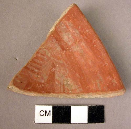 Rim potsherd - white on red (Wace & Thompson, 1912, Type B 3 [alpha] 1)