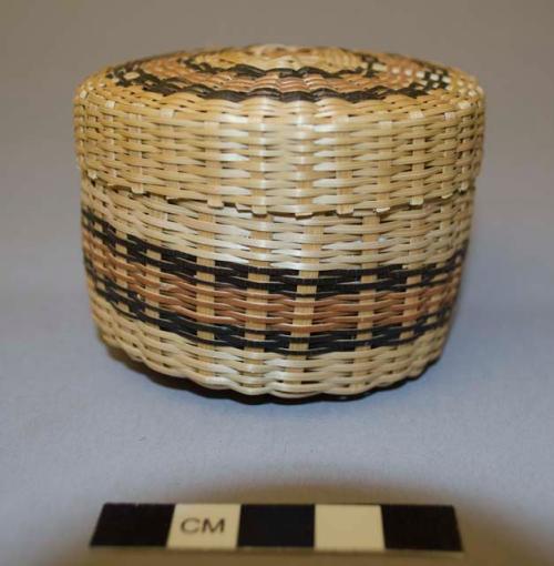 Small lidded basket