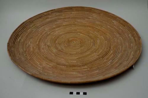 Flat basketry millet tray