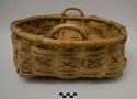 Rectangular lidded "jewelry" basket