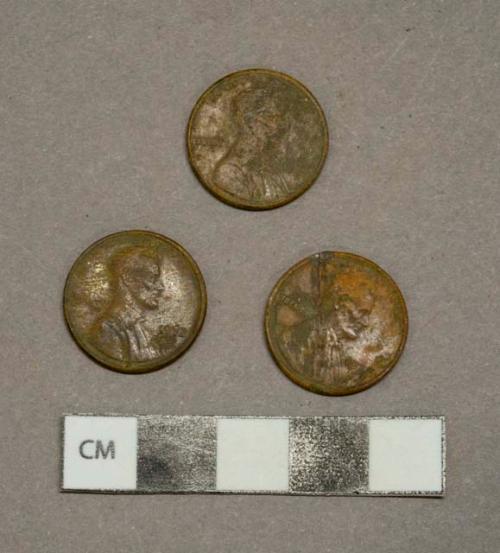 Copper alloy US pennies, intact, 1 dated 1972 , 2 dated 1976