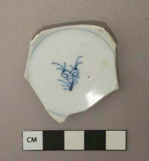 Blue on white handpainted Chinese trade porcelain vessel base fragment, white paste, possible tea bowl