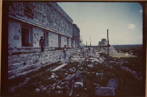 Men working in front of Las Monjas