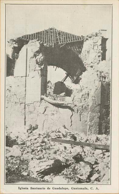 Damage to Iglesia Santuario de Guadalupe from earthquake of December 1917