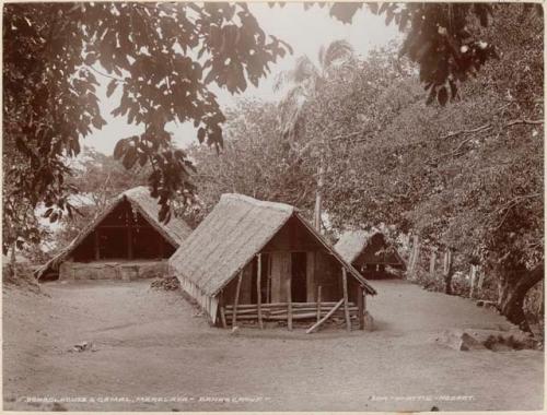 Schoolhouse and gamal at Merelava