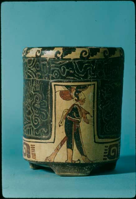 Polychrome and incised pot, Heye Museum