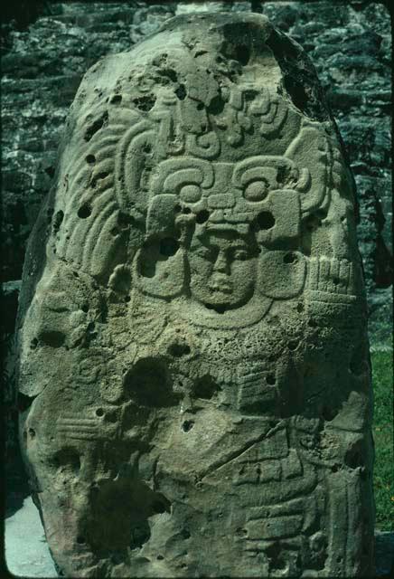 Tikal, Stela 4