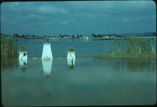 Flooded monument to Colonel Casasola