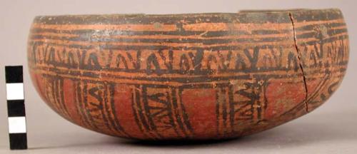 Mora: Santa Marta polychrome pottery bowl - restored