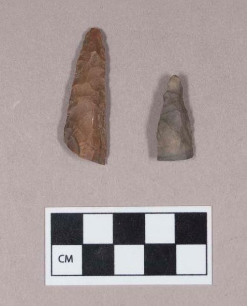 Chipped stone, drill fragments