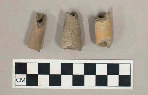 Fragments clay pipe stems