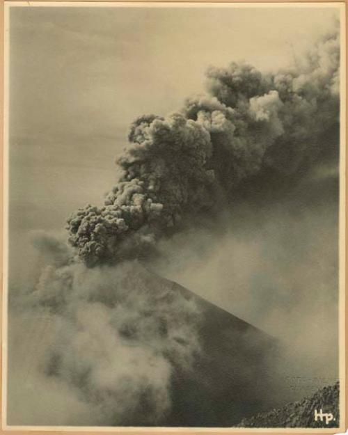 Volcán de Fuego erupting, aerial view