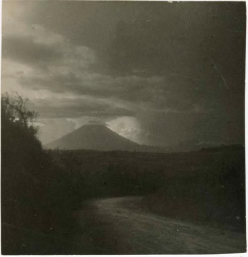 Volcán de Fuego erupting