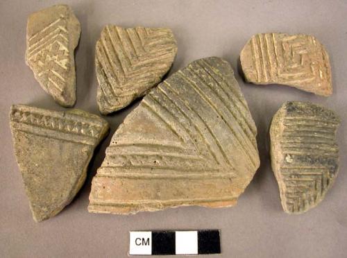 17 incised pothsherds