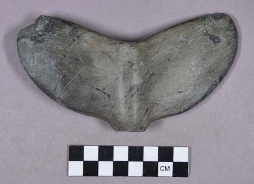 Cast, winged atlatl weight; crossmends