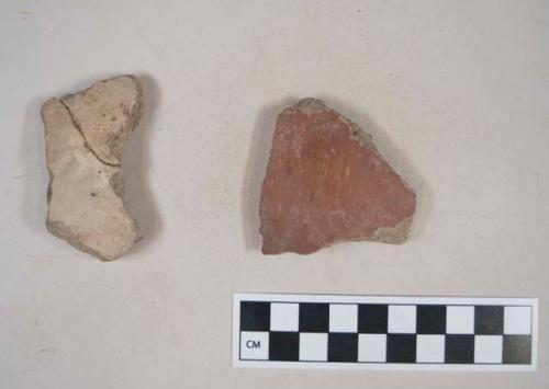 Earthenware vessel sherds with white and red paint decoration