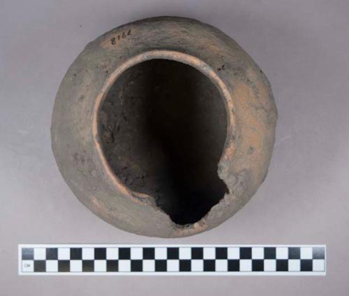 Earthenware rounded vase