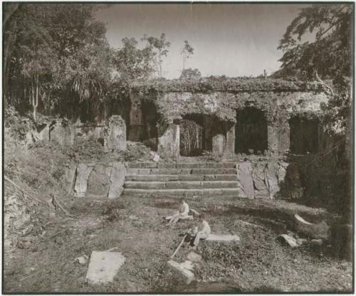 Principal Palace, first court, west facade of east building