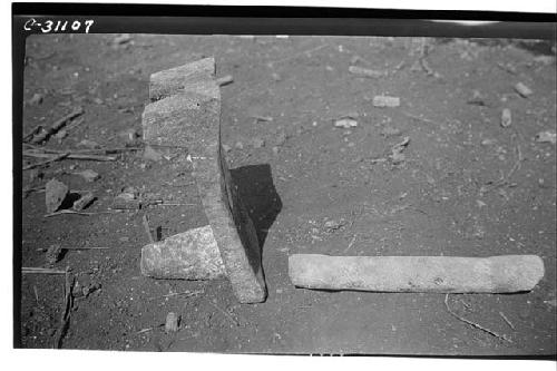 Modern 3-legged metate - Rodriguez Dzib at Piste - #4.