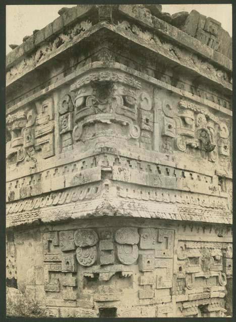 Monjas, corner detail