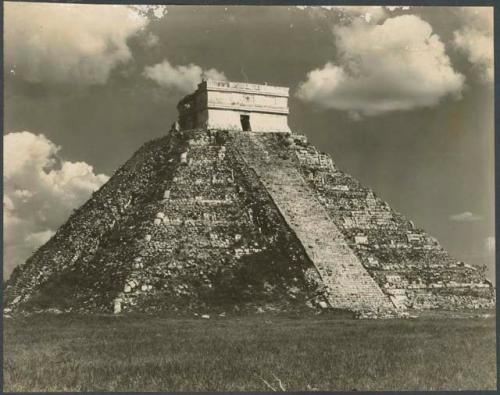 Castillo, from near Temple of the Eagles