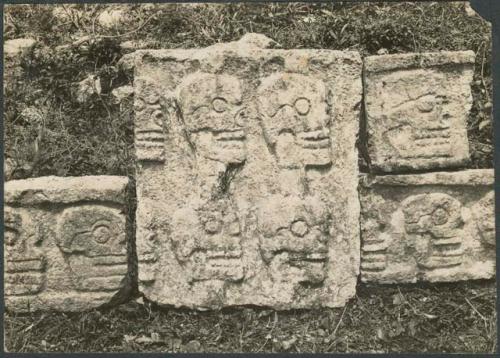 Platform of Skulls, death's heads