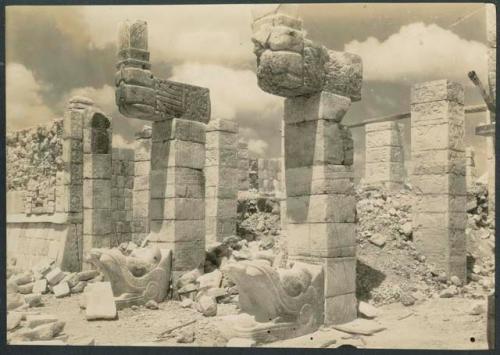 Temple of Warriors, serpent columns