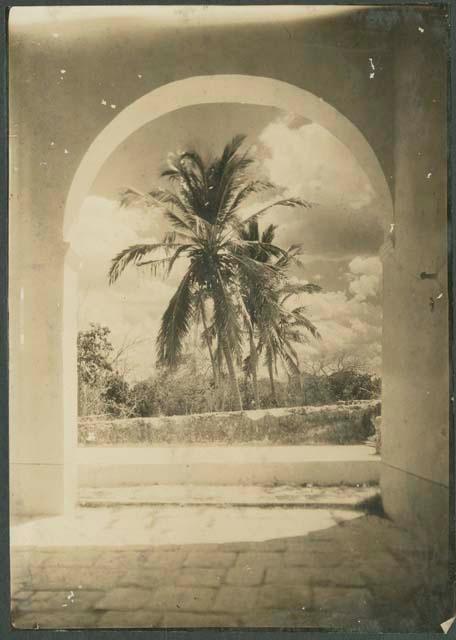 Hacienda Chichen, archway