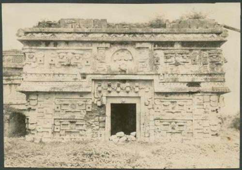 Monjas, east front, detail