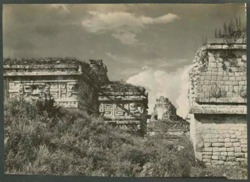 Monjas, Iglesia, Caracol and Annex