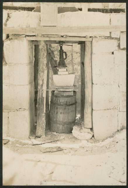 Caracol, repair of north doorway