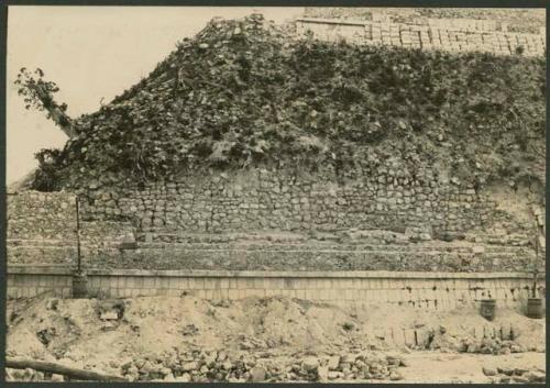 Temple of the Warriors, east and north side of pyramid, ancient construction units