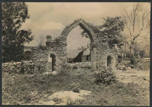 Hacienda Chichen, arched gateway and Casa Principal