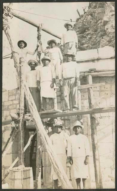 Caracol, group of workers by north doorway